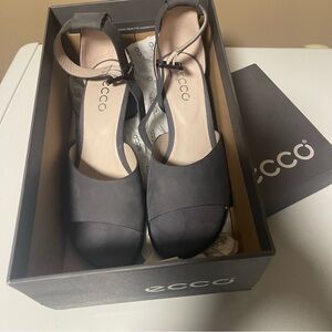 ECCO Women's Black Sandals